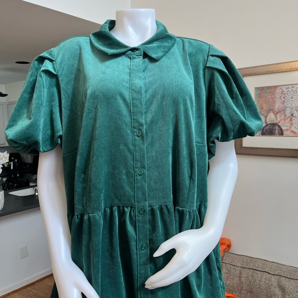 ❣️🆕 Crown & Ivy Plus Size Puff Sleeve Green Corduroy Dress❣️ - Picture 4 of 10